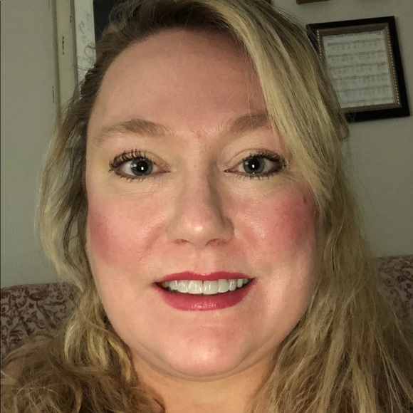 Meet your Posher, Jessica - Picture 1 of 1